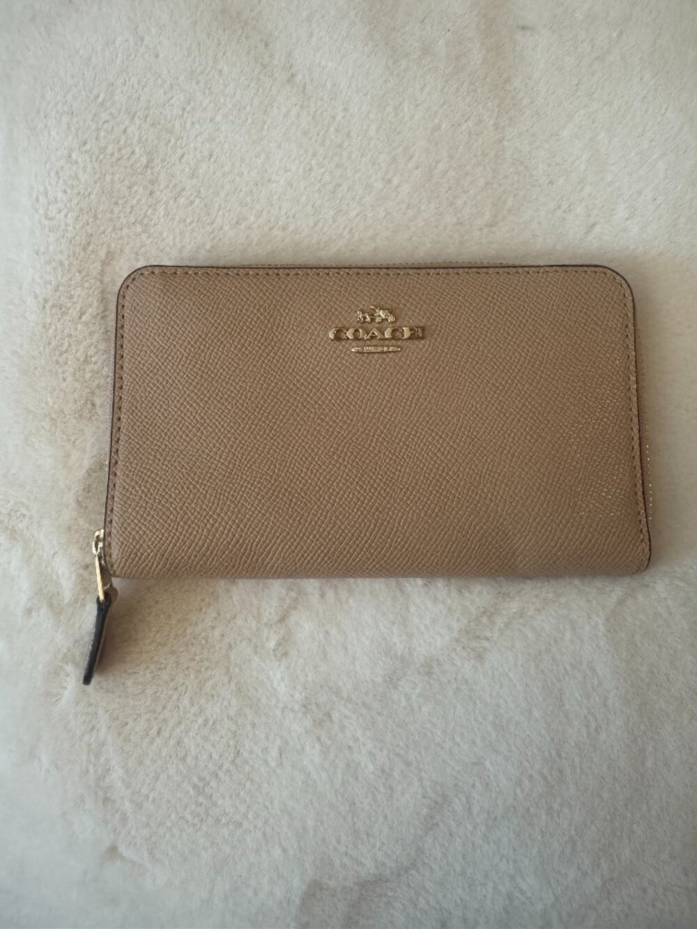 Coach Medium Zip Around Wallet (Style 58584)